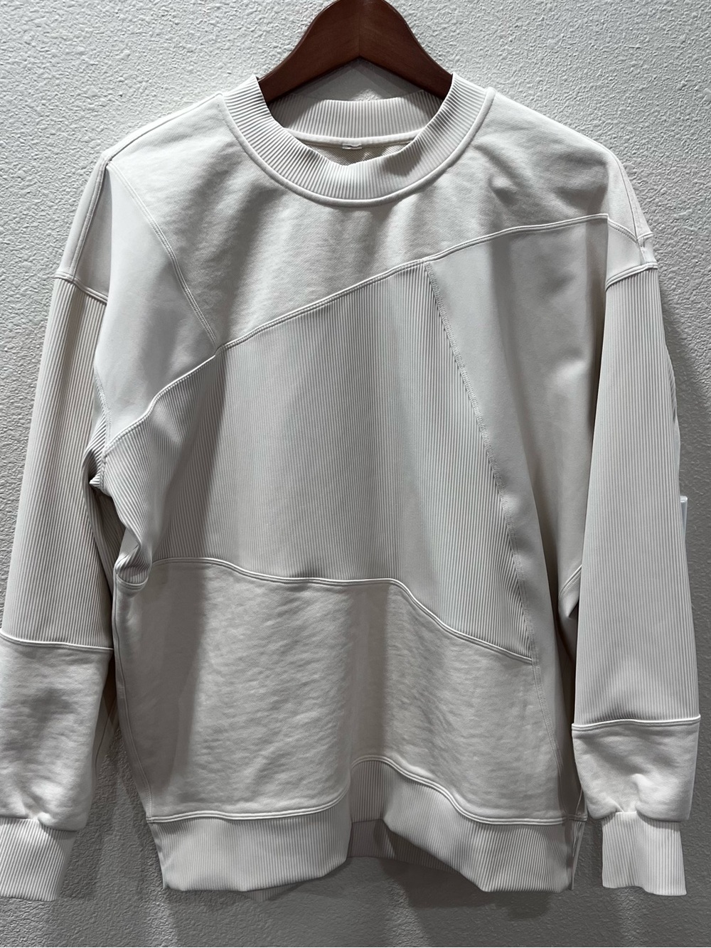 Lululemon Women's Crewneck Long Sleeve Pullover Casual Athletic Cream Size S-M